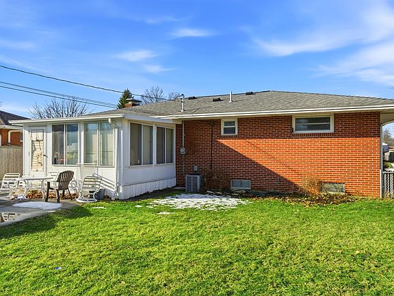 3rd image of 1310 Fowler Dr