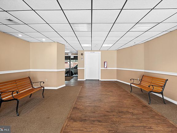4th image of 1025 N Madison St APT 302