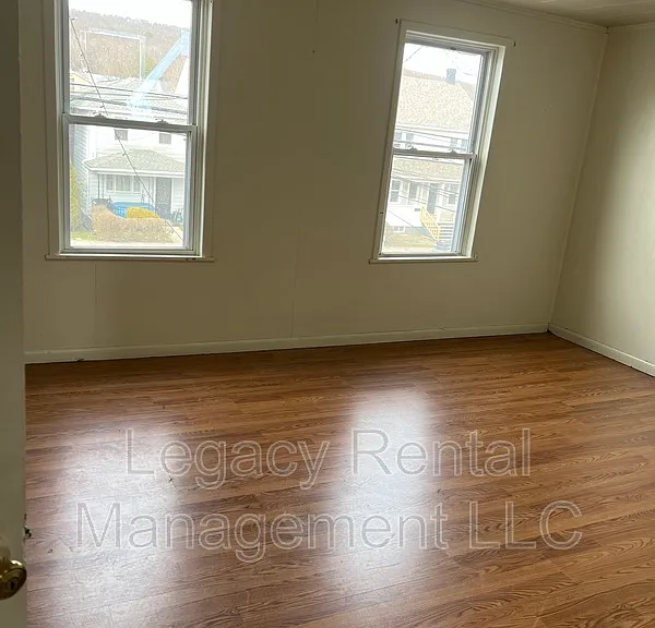 46 Broad St #2A — Photo 3
