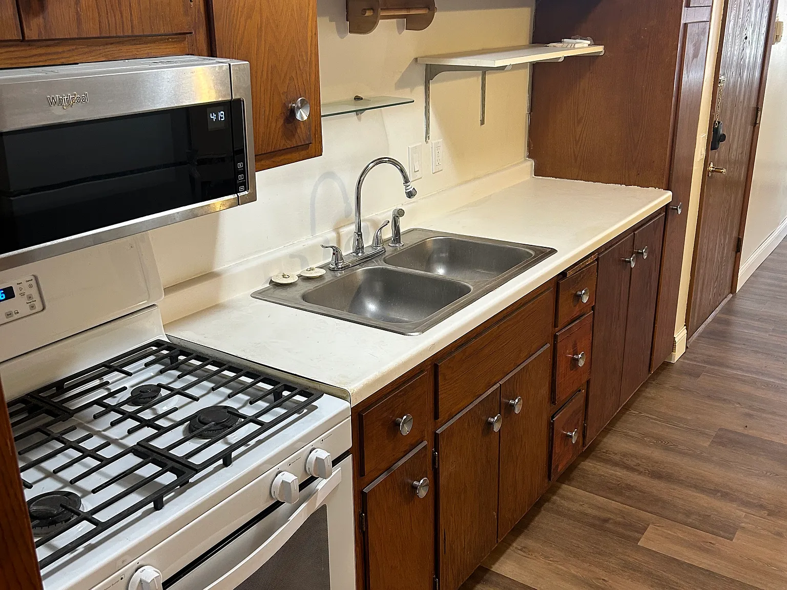 1 bed, 550 sqft, $950 — Photo 4
