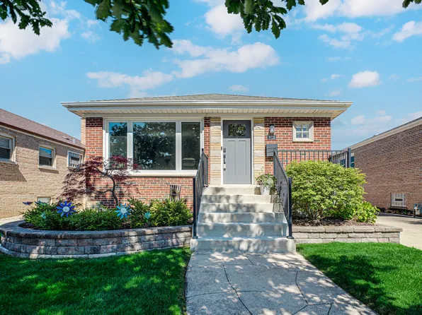 9125 S Hamlin Ave, Evergreen Park, IL 60805