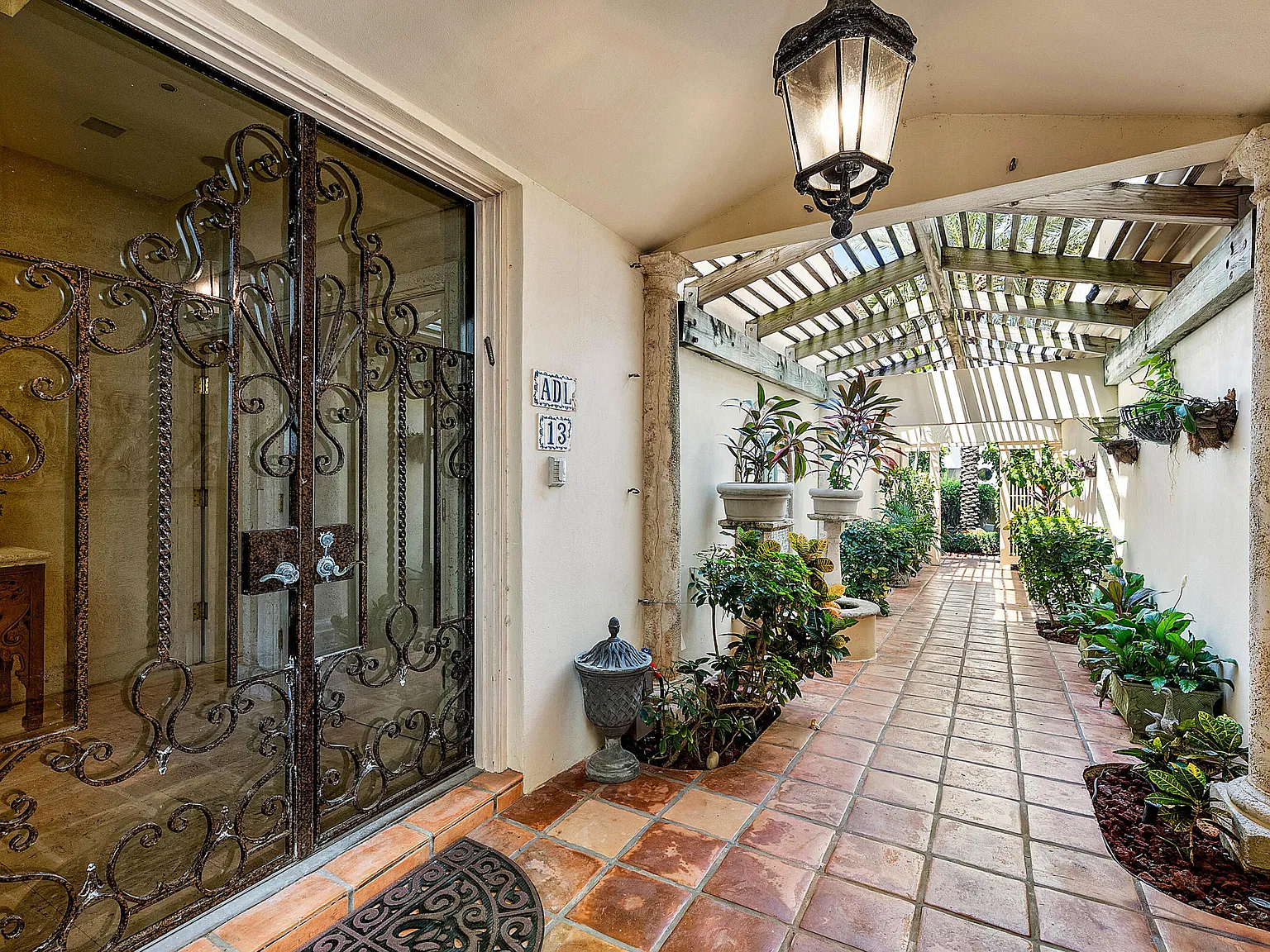 4 bed, 5.5 bath, 3902 sqft, $65,000 — Photo 3