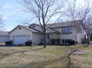 N74W23321 S Ridgeview Cir, Sussex, WI 53089