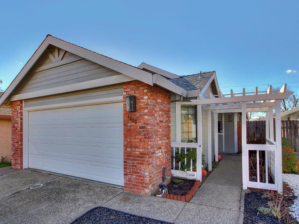 1st image of 1452 W Hidalgo Cir