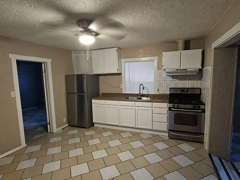 71 N Boone St #1 — Photo 10