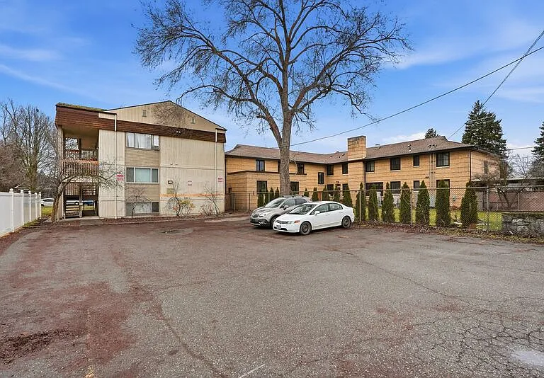 411 E Sinto Ave #201 — Photo 17