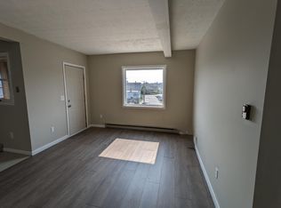 29 Library Ave #5L, Auburn, ME 04210