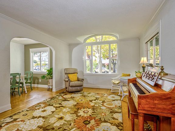 5th image of 2366 Richland Ave