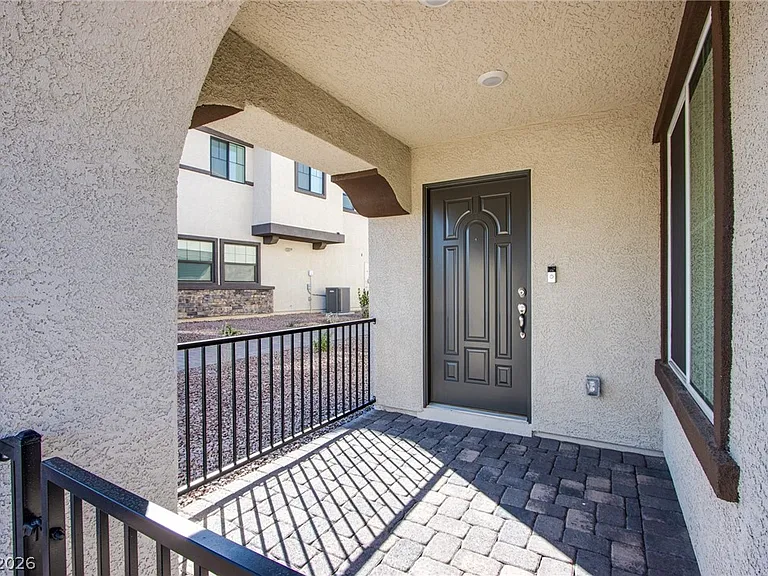 843 Watford Pl — Photo 3