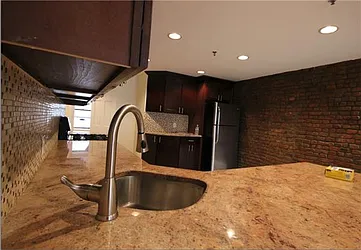 Rented by R New York