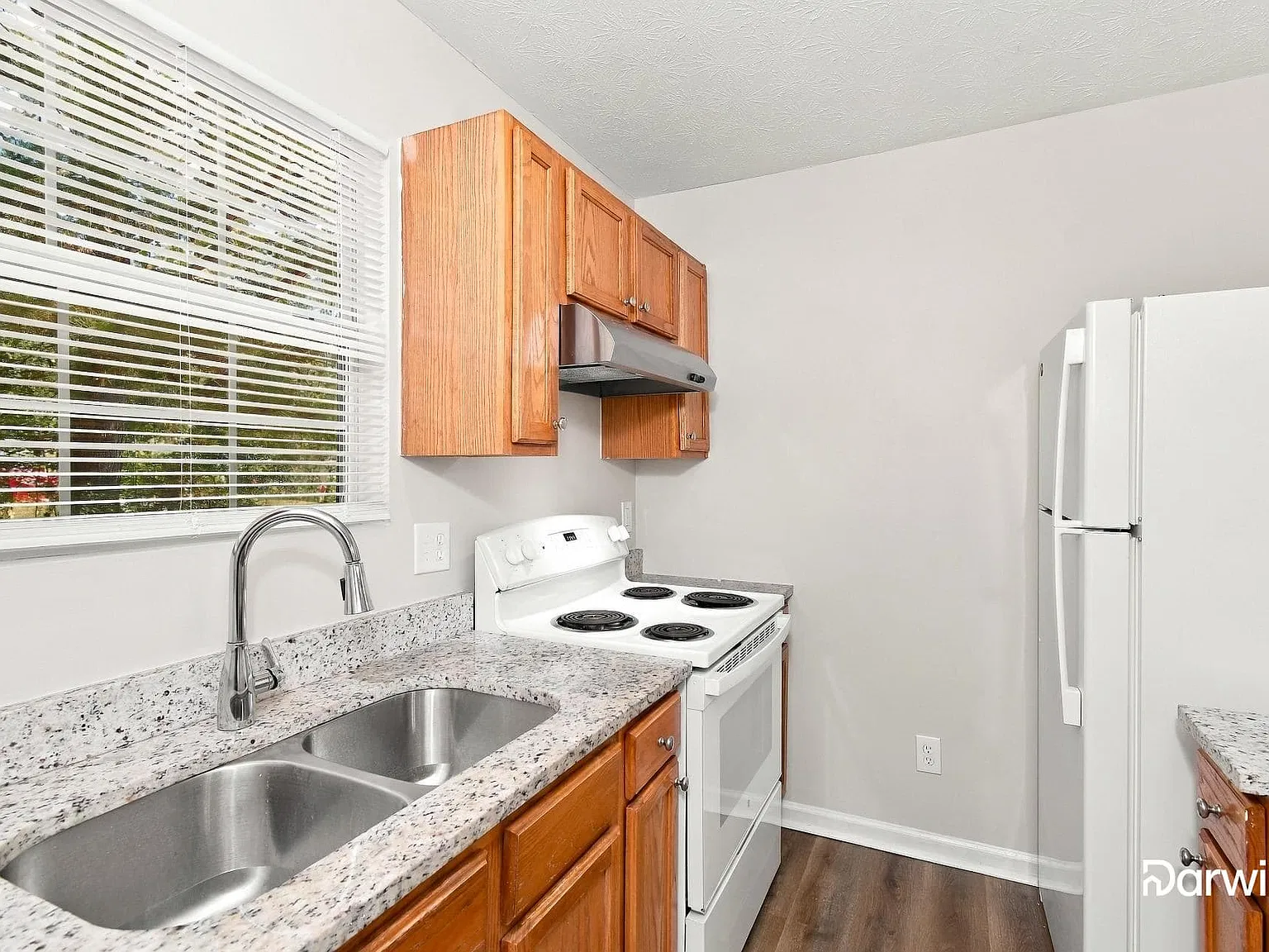 3 bed, 2.0 bath, 1443 sqft, $1,875 — Photo 2