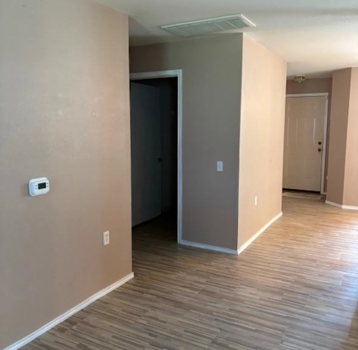 3 bed, 2.5 bath, 1496 sqft, $1,875 — Photo 2