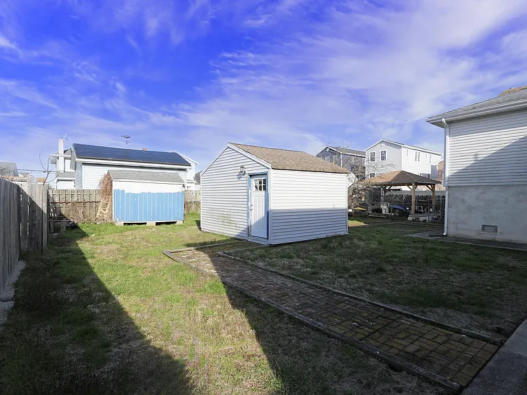 361 N Richmond Ave — Photo 27