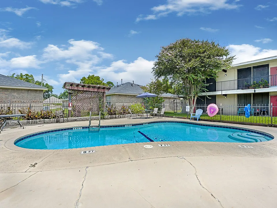Carolyn Court Apartments