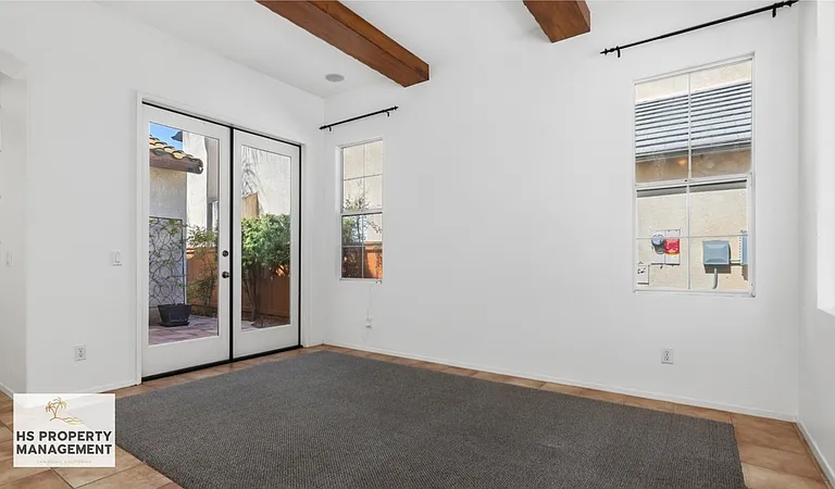 657 Prairie Dr — Photo 3