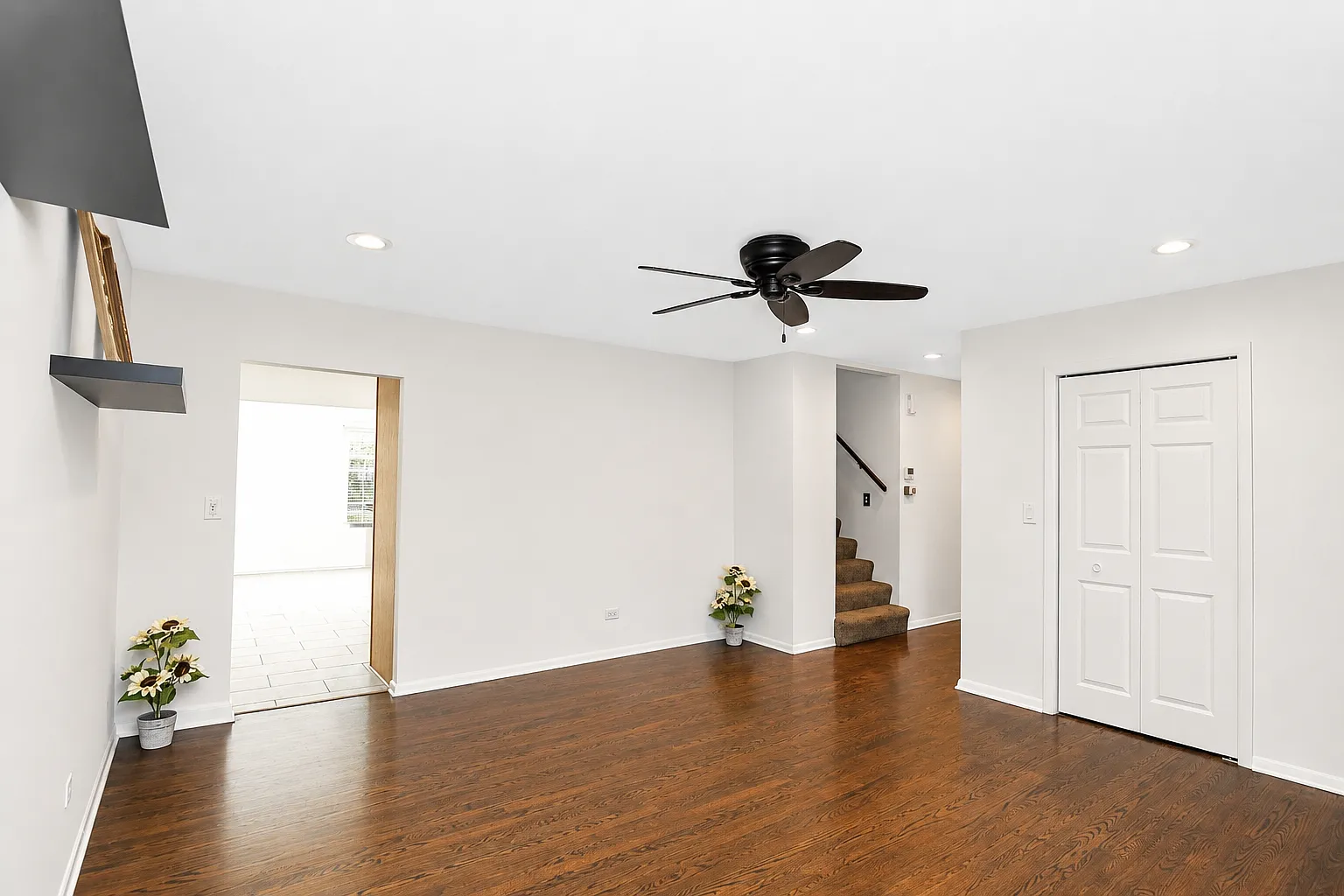 4 bed, 2.5 bath, 1924 sqft, $3,200 — Photo 4