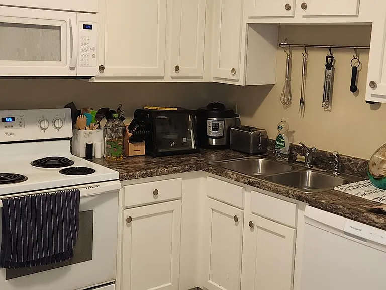 617 Anniston Dr — Photo 3