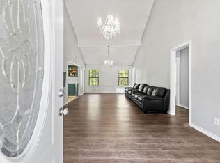 221 Sharon Ln, Livingston, TX 77351