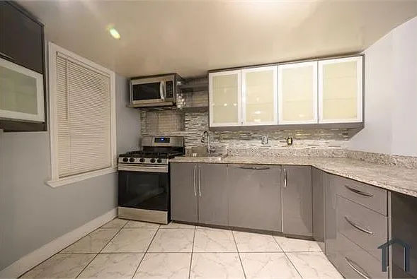 3 bed, $3,500 — Photo 2