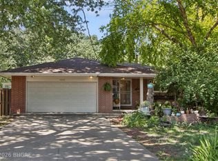 1504 73rd St, Windsor Heights, IA 50324