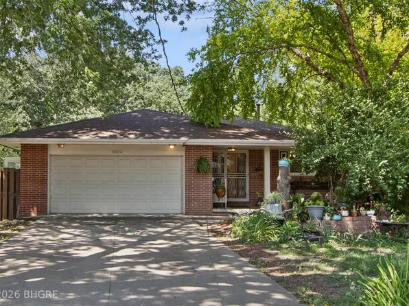 1504 73rd St, Windsor Heights, IA 50324