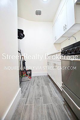 3rd image of 105 W 74th St #A/a