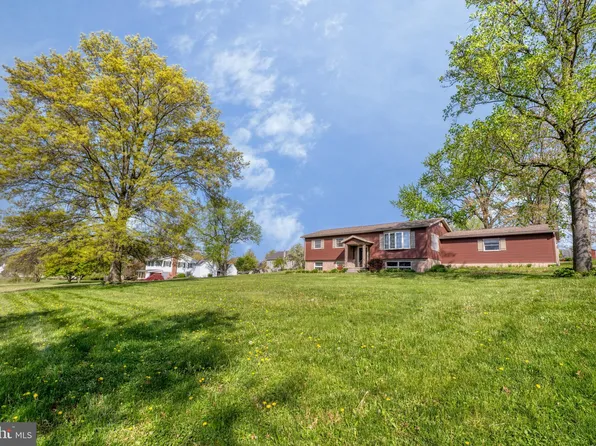 1804 Elmhurst Ave, Jersey Shore, PA 17740