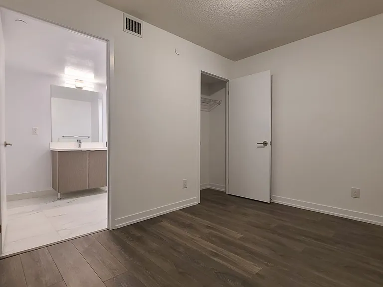 543 E Richmond St W #1423 — Photo 5