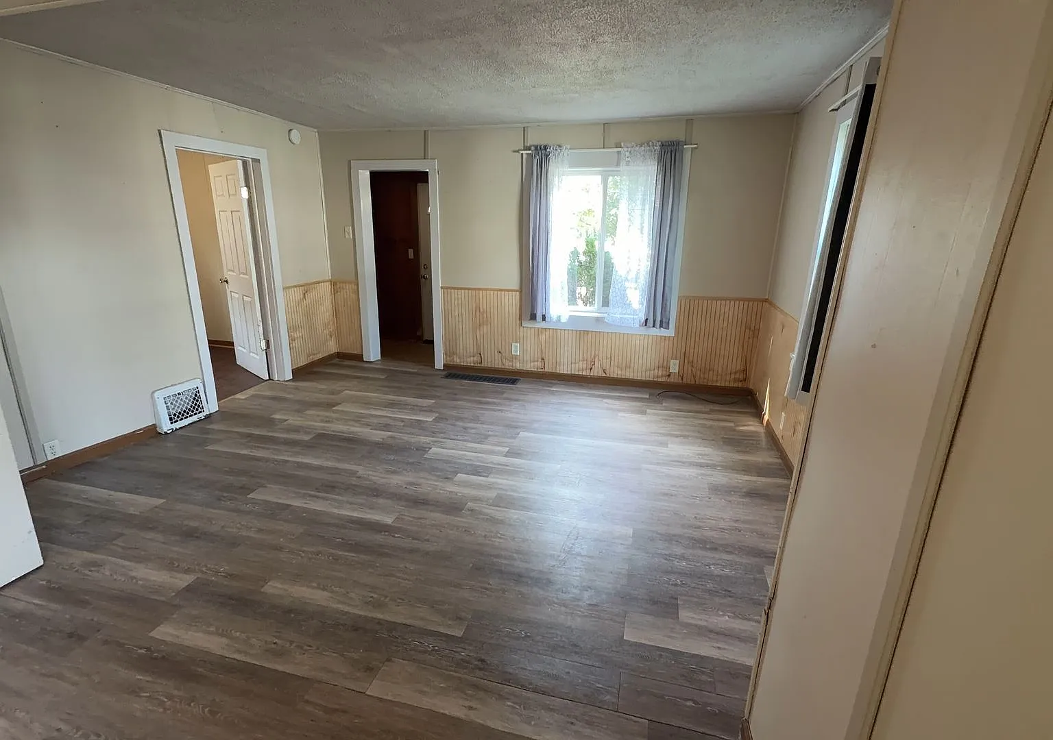 2 Bed 1 Bath Single Family Home in Antigo — Photo 4