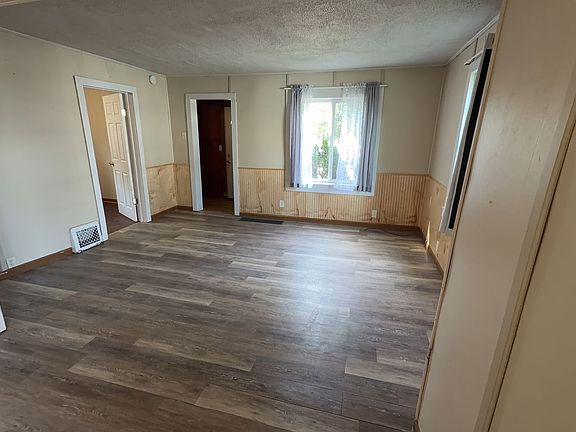 4th image of 225 Deleglise St