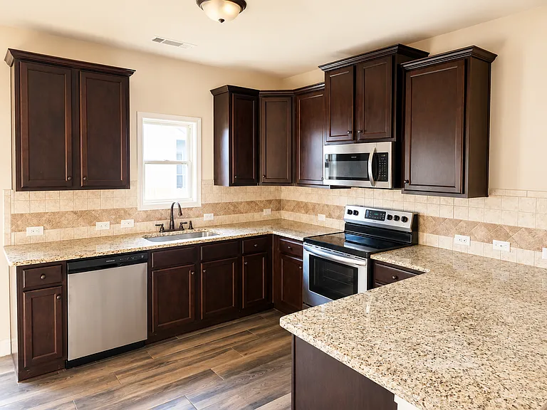 107 Truman Ct — Photo 4