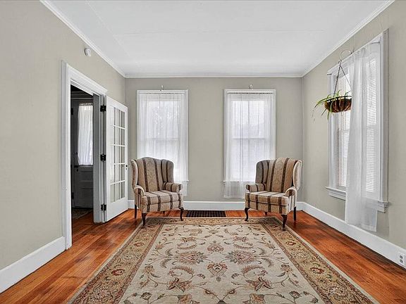 5th image of 302 S William St