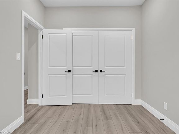 4th image of 29 Weymouth St #22