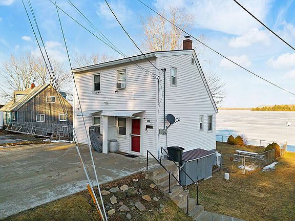 2nd image of 109 Luckys Landing Road