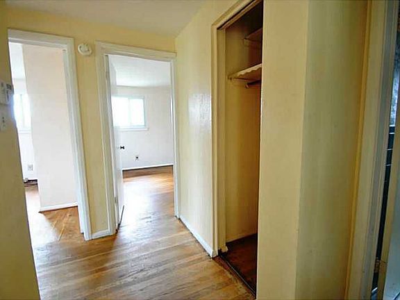 4th image of 5567 Bayberry Dr