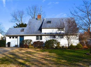 243 Acre Ln, Hicksville, NY 11801
