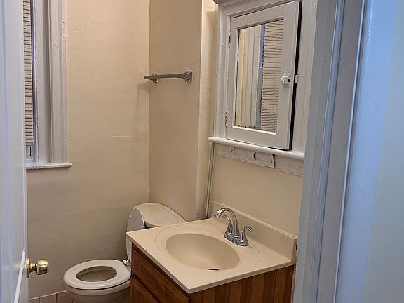 5th image of 453 S 60th St #2F