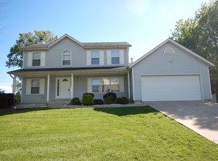 2607 Lakeshore Dr, Columbia, IL 62236