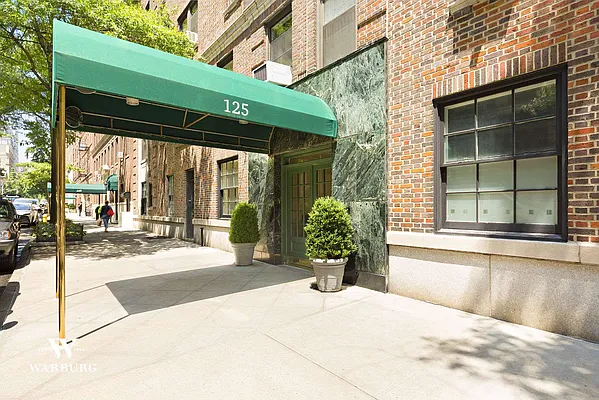 Sold by Warburg | media 8