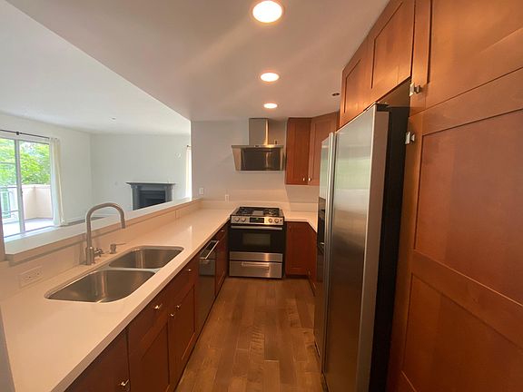 3rd image of 1401 S Bentley Ave APT 301