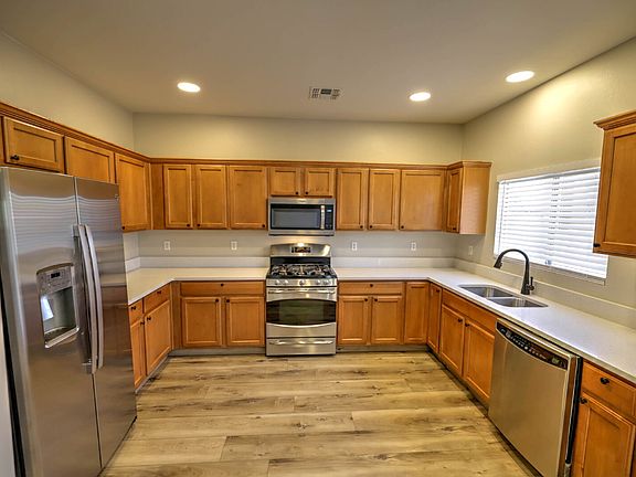 2nd image of 838 W Calle Valenciana