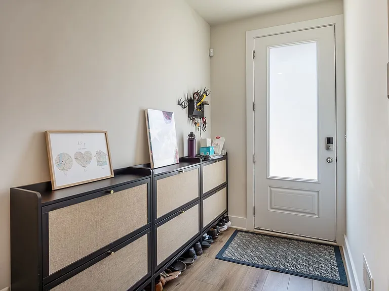 157 Locke St — Photo 3