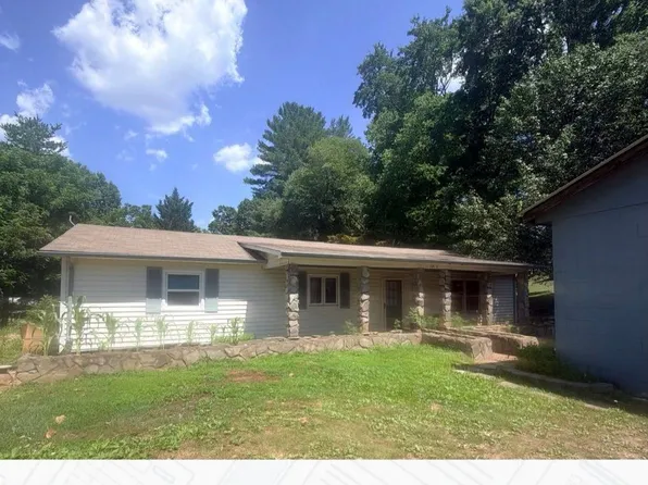 103 Locust St, Connelly Springs, NC 28612