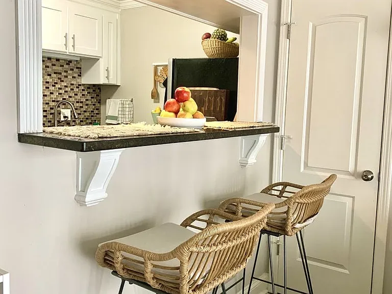Plaza La Belle Apartments — Photo 16