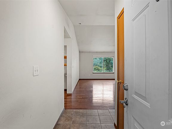 4th image of 10603 60th Avenue NE