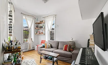 Rented by L Rose Realty (Brokerage)