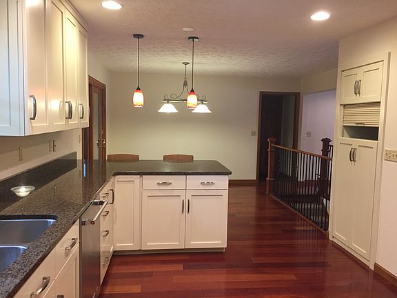 4th image of 604 Elm Dr