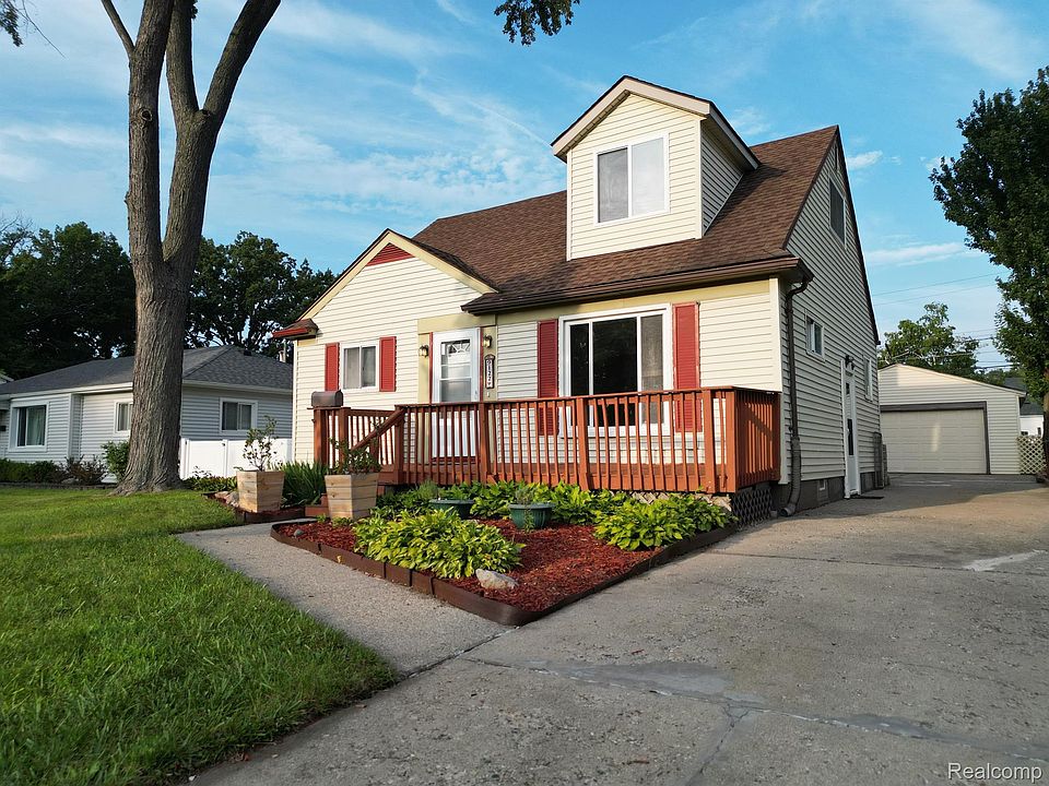 1st image of 9122 Oporto St