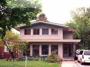 25218 Parkwood Dr, Huntington Woods, MI 48070