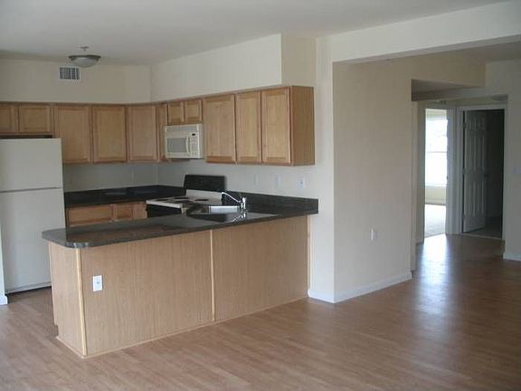 Kitchen & Livingroom